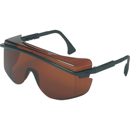 Uvex&reg; Astrospec OTG&reg; 3001 Safety Glasses, Grey/Smoke Lens, Anti-Scratch, ANSI Z87+/Meets/Exceeds CSA Z94.3 Les Fournitures Industrielles Méga