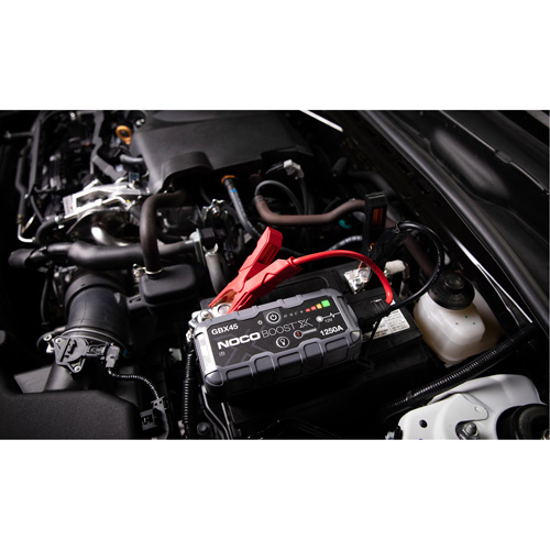 GBX45 Boost&reg; X Jump Starter Les Fournitures Industrielles Méga