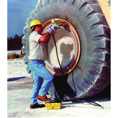 Giant Tire/Earthmover Bead Breaker Kit with 1/2 Gallon Hydraulic Pump Les Fournitures Industrielles Méga