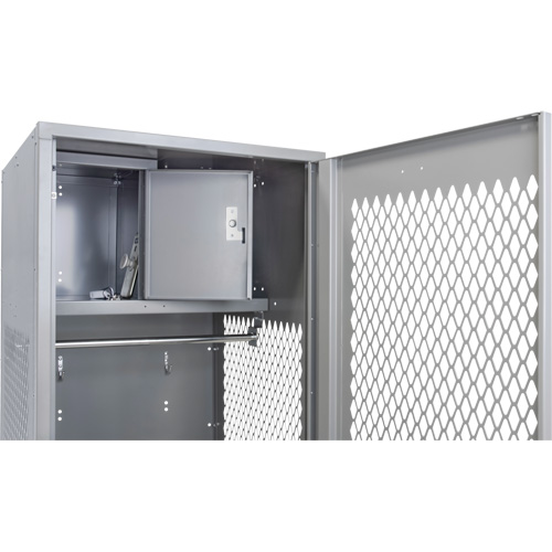 Casier pour &eacute;quipement avec porte, Acier, 24" la x 24" p x 72" h, Gris Les Fournitures Industrielles Méga