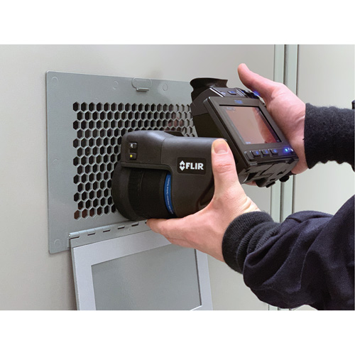 T1020 HD Thermal Camera with Viewfinder & 12° Lens, 800 x 480 pixels, -40° - 2000°C (-40° - 3632°F), 20 mK Les Fournitures Industrielles Méga