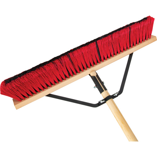 Balai-brosse &agrave; manche renforc&eacute;, 24", Moyen, Soies PVC Les Fournitures Industrielles Méga