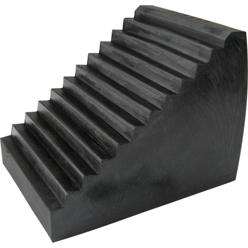 Wheel Chock, 9-1/2" x 6-1/2" x 7-1/2", Black Les Fournitures Industrielles Méga