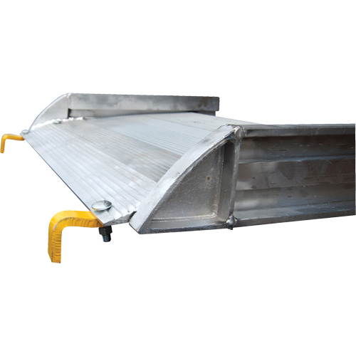 Rampe de promenade en aluminium, Capacit&eacute; de 1000 lb, 38" la x 193-1/8" lo Les Fournitures Industrielles Méga