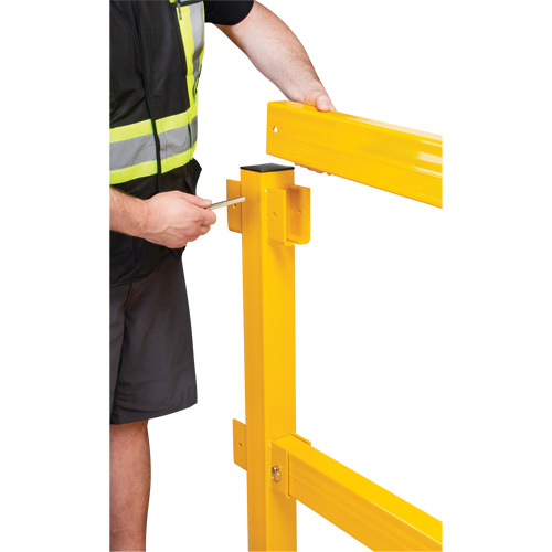 End Post for Light-Duty Guard Rails, Steel, 42" H, Safety Yellow Les Fournitures Industrielles Méga