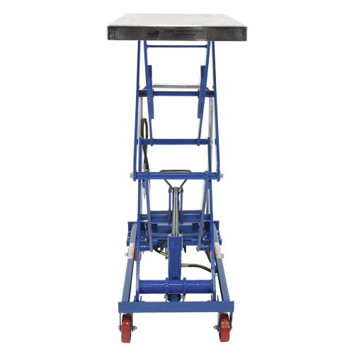 Pneumatic Hydraulic Scissor Lift Table, Steel, 35-1/2" L x 20" W, 800 lbs. Cap. Les Fournitures Industrielles Méga