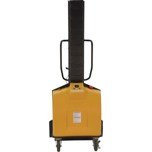 Gerbeur motoris&eacute; avec m&acirc;t &eacute;troit, Fonctionnement &eacute;lectrique, Capacit&eacute; 1000 lb, Lev&eacute;e max 63" Les Fournitures Industrielles Méga