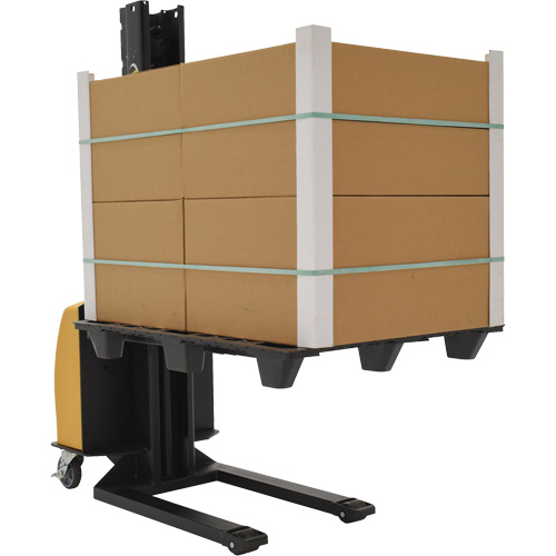 Gerbeur motoris&eacute; avec m&acirc;t &eacute;troit, Fonctionnement &eacute;lectrique, Capacit&eacute; 1000 lb, Lev&eacute;e max 63" Les Fournitures Industrielles Méga