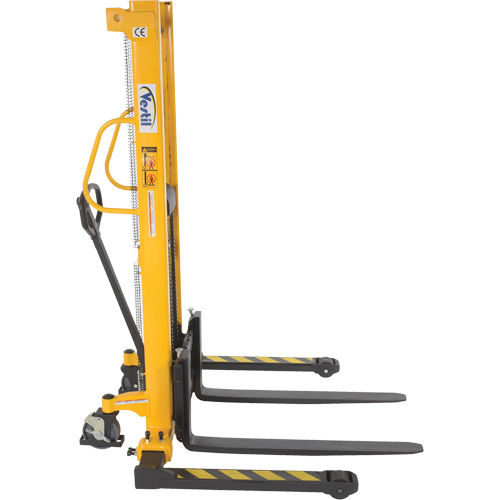 Manual Hydraulic Stacker, Hand Pump Operated, 2000 lbs. Capacity, 63" Max Lift Les Fournitures Industrielles Méga