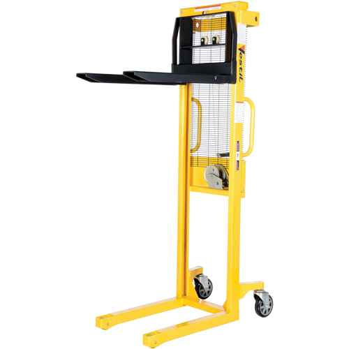 Manual Stacker, Hand Winch Operated, 770 lbs. Capacity, 60" Max Lift Les Fournitures Industrielles Méga