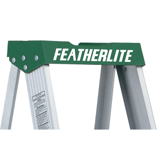 Commercial Duty Stepladders (2400 Series), 4', Aluminum, 225 lbs. Capacity, Type 2 Les Fournitures Industrielles Méga