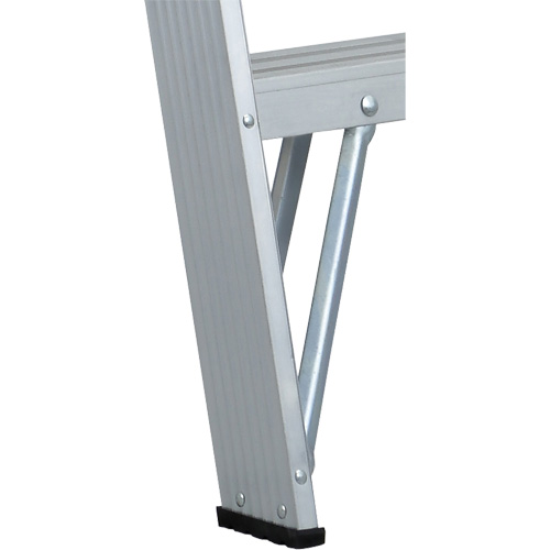 Commercial Duty Stepladders (2400 Series), 4', Aluminum, 225 lbs. Capacity, Type 2 Les Fournitures Industrielles Méga