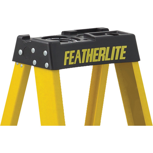 Industrial Heavy-Duty Stepladders (6900 Series), 4', Fibreglass, 300 lbs. Capacity, Type 1A Les Fournitures Industrielles Méga