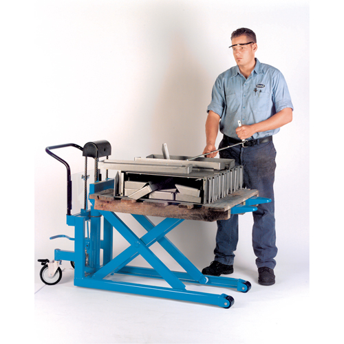 Hydraulic Skid Scissor Lift/Table, 42-1/2" L x 20-1/2" W, Steel, 1000 lbs. Capacity Les Fournitures Industrielles Méga