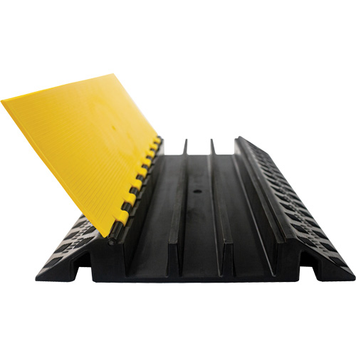 Powerhouse Heavy-Duty Straight Cable Protector, 3 Channels, 36" L x 19.75" W x 3" H Les Fournitures Industrielles Méga