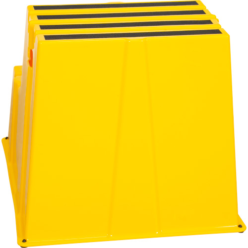 Industrial Step Stool, 2 Steps, 26" x 22-7/16" x 19-11/16" High Les Fournitures Industrielles Méga