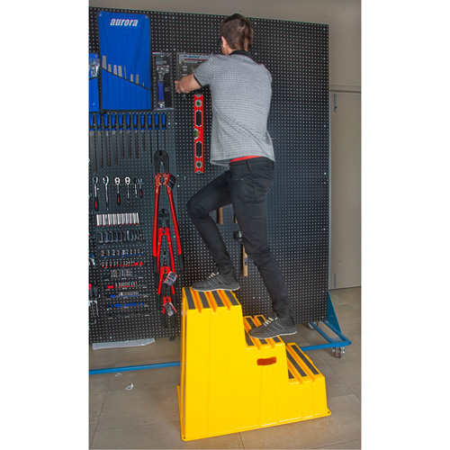 Industrial Step Stool, 3 Steps, 34-13/16" x 22-7/16" x 28-1/2" High Les Fournitures Industrielles Méga