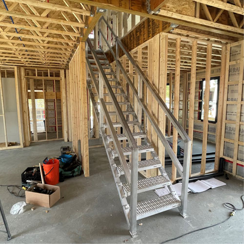 Escalier Smartstairs t&eacute;lescopique &agrave; 3-5 marches en aluminium Les Fournitures Industrielles Méga