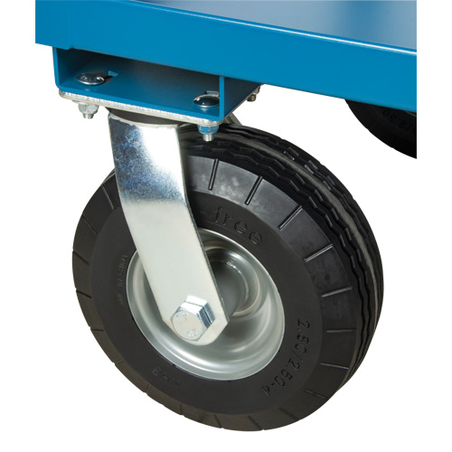 Outdoor Shelf Cart, 3 Tiers, 24" W x 39" H x 39" D, 1200 lbs. Capacity Les Fournitures Industrielles Méga