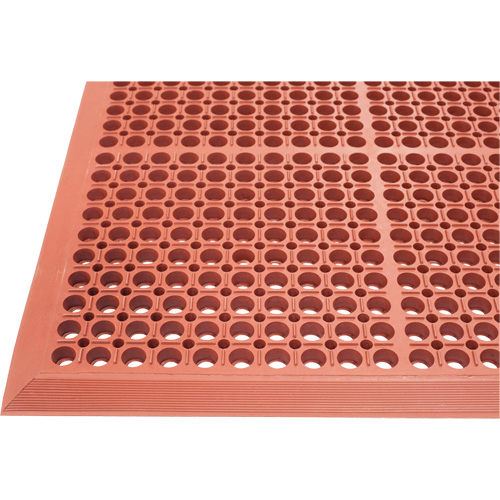Tapis de s&eacute;rie Competitor, &agrave; fentes, 3' x 5' x 7/8", Orange, Caoutchouc naturel Les Fournitures Industrielles Méga