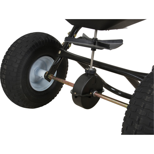 Broadcast Spreader with Stainless Steel Hardware, 27000 sq. ft., 125 lbs. capacity Les Fournitures Industrielles Méga