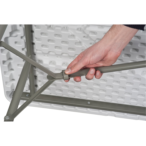 Table se pliant en deux, Rectangulaire, 72" l x 30" la, Poly&eacute;thyl&egrave;ne, Blanc Les Fournitures Industrielles Méga