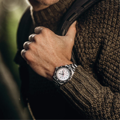 Arctic Edition Large Diver's Automatic GSAR Watch with Stainless Steel Bracelet, Digital, Battery Operated, 41 mm, Silver Les Fournitures Industrielles Méga