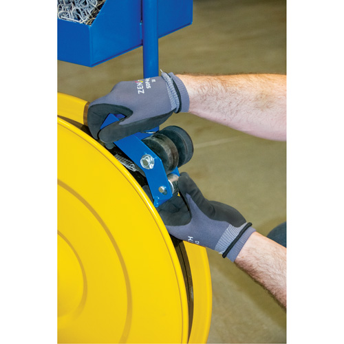 Distributeur de feuillards, Feuillard Polyester/Acier/Polypropyl&egrave;ne, Dia de noyau 16"/8", largeur de rouleau 3"/8"/6" Les Fournitures Industrielles Méga