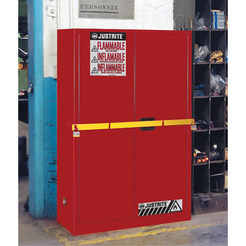 Armoire de rangement haute s&eacute;curit&eacute; avec barre en acier pour produits inflammables, 45 gal., 2 tablettes Les Fournitures Industrielles Méga