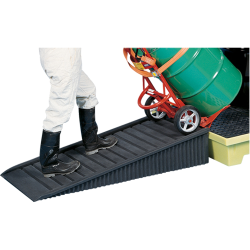 Poly-Ramp Ribbed Ramp Les Fournitures Industrielles Méga