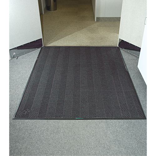 Waterhog&reg; Eco Elite Matting, Wiper/Scraper, 3' x 5' x 3/8", Grey Ash Les Fournitures Industrielles Méga