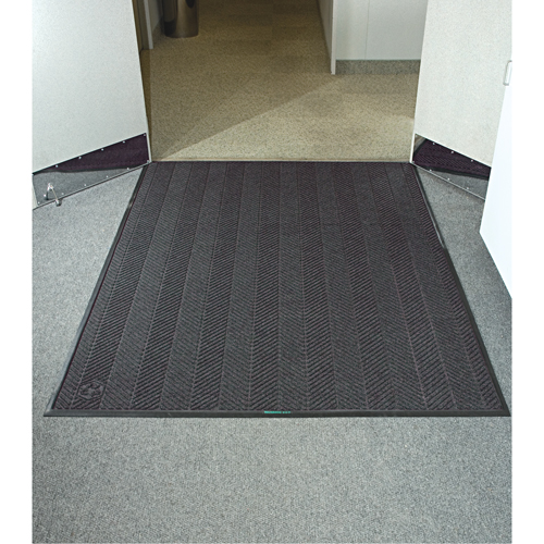 Waterhog&reg; Eco Elite Matting, Wiper/Scraper, 3' x 20' x 3/8", Grey Ash Les Fournitures Industrielles Méga