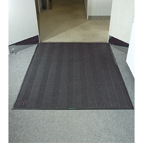 Tapis Waterhog Eco Elite, Essuie-pieds/grattoir, 4' x 6' x 3/8", Cendre grise Les Fournitures Industrielles Méga