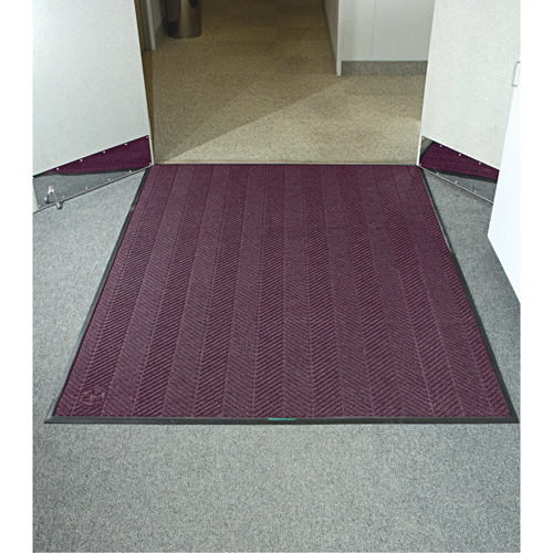 Waterhog&reg; Eco Elite Matting, Wiper/Scraper, 3' x 20' x 3/8", Maroon Les Fournitures Industrielles Méga