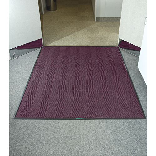 Waterhog&reg; Eco Elite Matting, Wiper/Scraper, 4' x 20' x 3/8", Maroon Les Fournitures Industrielles Méga