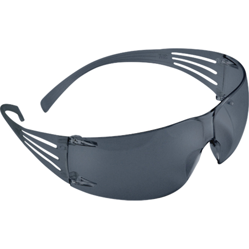 Lunettes de s&eacute;curit&eacute; SecureFit s&eacute;rie 200, Lentille Grise/fum&eacute;e, Antibu&eacute;e, ANSI Z87+/R&eacute;pond ou surpasse la norme CSA Z94.3 Les Fournitures Industrielles Méga