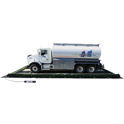 Ride-Side Berm Secondary Containment for Vehicles, 9,300 US gal. Capacity, 20' W x 50' L x 15" H, L-Bracket Les Fournitures Industrielles Méga