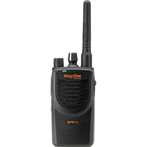 BPR40 Series Portable Radio, UHF/VHF Radio Band, 16 Channels, 300 000 sq. ft. Range Les Fournitures Industrielles Méga