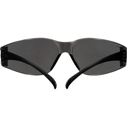 Lunettes de protection de s&eacute;rie 100 SecureFit, Lentille Gris, Antibu&eacute;e/Anti-&eacute;gratignures, ANSI Z87+/R&eacute;pond ou surpasse la norme CSA Z94.3 Les Fournitures Industrielles Méga