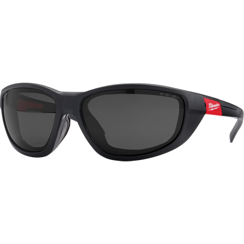 Lunettes de s&eacute;curit&eacute; performantes avec joints, Lentille Fum&eacute;e, Antibu&eacute;e/Anti-&eacute;gratignures/Polaris&eacute;, ANSI Z87+/R&eacute;pond ou surpasse la norme CSA Z94.3 Les Fournitures Industrielles Méga