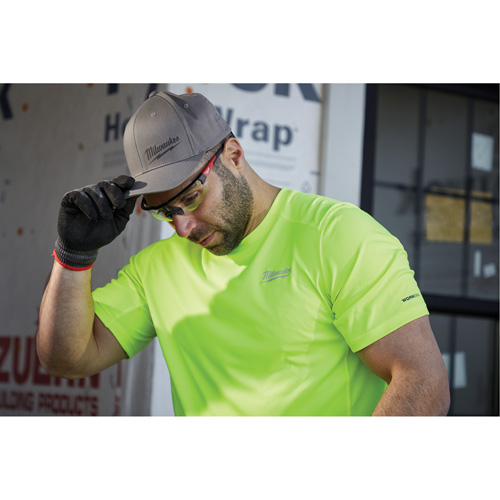Flexfit&reg; Fitted Hat - Small/Medium, Grey, Poly-Cotton Les Fournitures Industrielles Méga