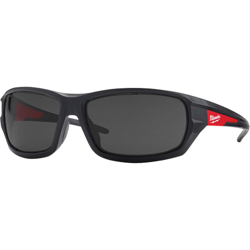 Lunettes de s&eacute;curit&eacute; performantes, Lentille Fum&eacute;e, Antibu&eacute;e/Anti-&eacute;gratignures, ANSI Z87+/R&eacute;pond ou surpasse la norme CSA Z94.3 Les Fournitures Industrielles Méga