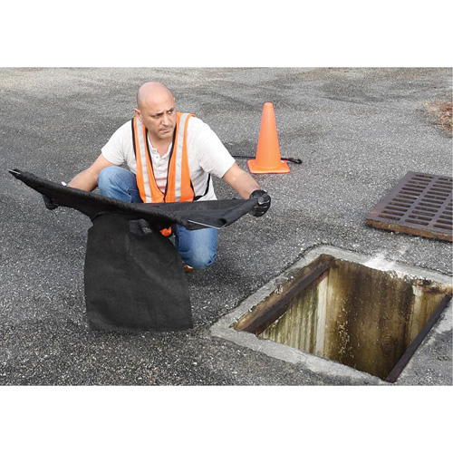 Bac de r&eacute;tention carr&eacute; Ultra-Drain Guard avec orifice de trop-plein, Huile & s&eacute;diments, 16" - 28" lo x 20" - 36" la Les Fournitures Industrielles Méga