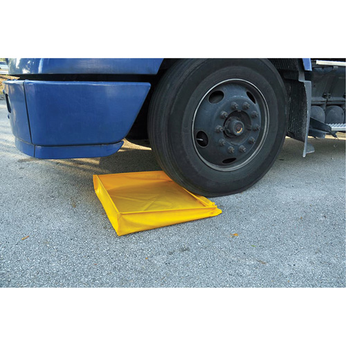 Flexible Ultra-Utility Tray&reg;, 42" L x 42" W x 4.8" H, 18 US gal. Spill Capacity Les Fournitures Industrielles Méga