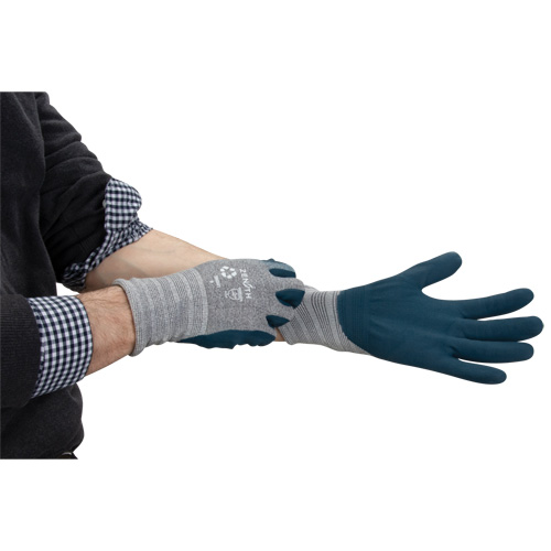 Gants &eacute;cologiques enduits et l&eacute;gers, 7, R&ecirc;vetement Mousse de nitrile, Calibre 15, Enveloppe en Polyester/rPET Les Fournitures Industrielles Méga