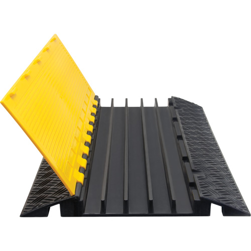 Polyurethane Cable Protector, 5 Channels, 35.43" L x 19.69" W x 2" H Les Fournitures Industrielles Méga