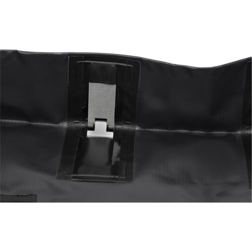 Collapsible Berm, 299 US gal. Capacity, 8' W x 10' L x 6" H, Snap-Up Bracket Les Fournitures Industrielles Méga