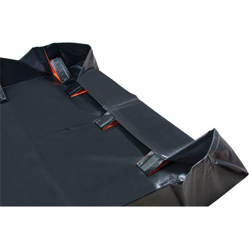 IBX Wall Pop-Up Berm, 1077 US gal. Capacity, 12' W x 12' L x 12" H, Snap-Up Bracket Les Fournitures Industrielles Méga