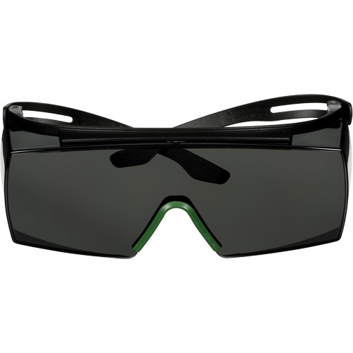 Lunettes de s&eacute;curit&eacute; SecureFit s&eacute;rie 3700 SF3730AS-BLK, Lentille Gris/IR 3.0, Anti-&eacute;gratignures, ANSI Z87+/R&eacute;pond ou surpasse la norme CSA Z94.3 Les Fournitures Industrielles Méga