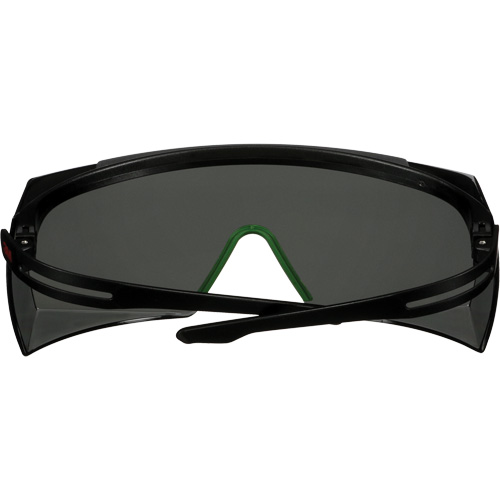 Lunettes de s&eacute;curit&eacute; SecureFit s&eacute;rie 3700 SF3730AS-BLK, Lentille Gris/IR 3.0, Anti-&eacute;gratignures, ANSI Z87+/R&eacute;pond ou surpasse la norme CSA Z94.3 Les Fournitures Industrielles Méga